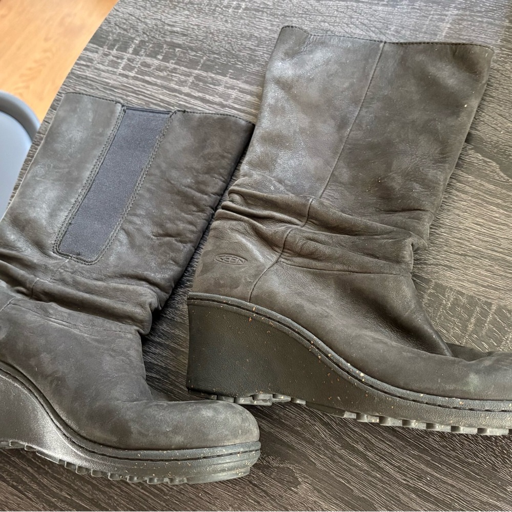 Keen Women's Akita Slouch Mid-calf Wedge Boots